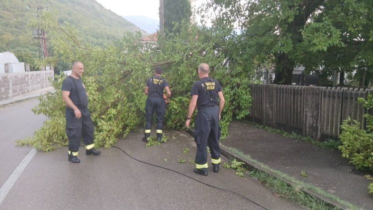 Olujno nevrijeme izazvalo štetu na području Potoka i Rujišta
