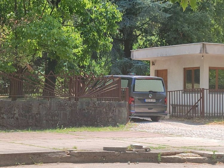 Zlata Brbor sahranjena u Sutini uz policijsku pratnju