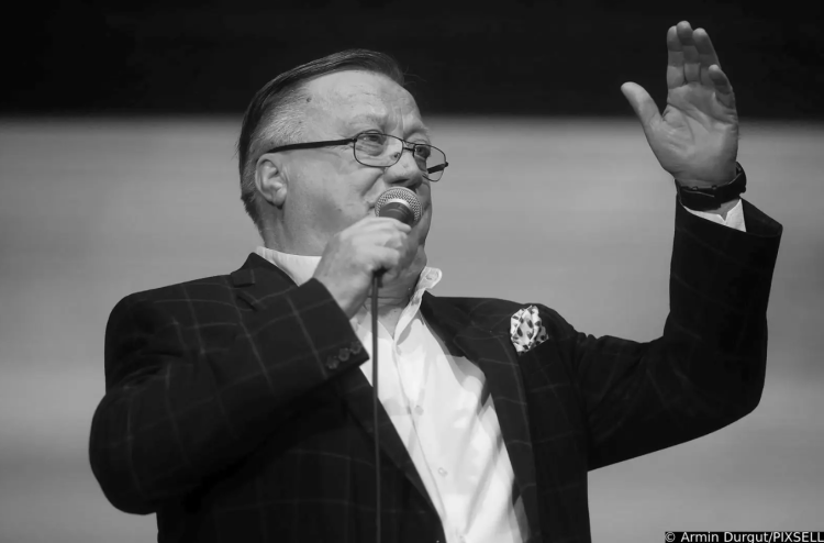 Hiljade ljudi iz svih dijelova svijeta danas će u Sarajevu posljednji put ispratiti Halida Bešlića