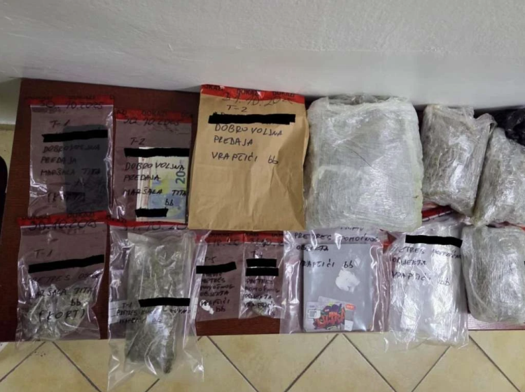 Policija u Mostaru uhapsila tri osobe: zaplijenjeno 2,4 kilograma marihuane, speed i novac