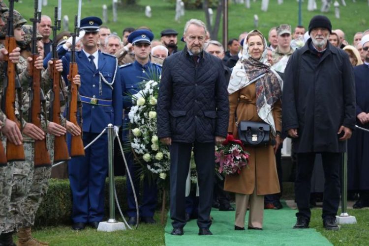 Obilježena 22. godišnjica smrti prvog predsjednika Predsjedništva RBiH Alije Izetbegovića