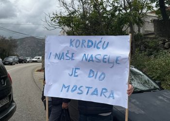 Mirni protest u naselju Put za Podveležje: Građani traže hitno pokretanje projekta kanalizacije