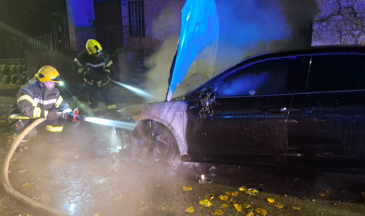 Poznato ko je priveden zbog podmetanja požara na službenom vozilu gradonačelnika Kordića