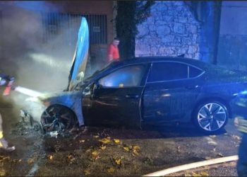 Zapaljeno službeno vozilo gradonačelnika Mostara Marija Kordića