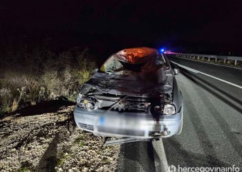 Kod Mostara vozač automobilom usmrtio kravu i zadobio povrede