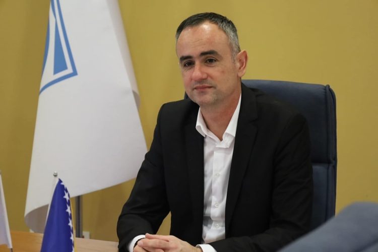 Rahimić iz Strazbura: “Svaki oblik nasilja, prijetnji ili pritisaka prema izabranim zvaničnicima smatram krajnje neprihvatljivim”