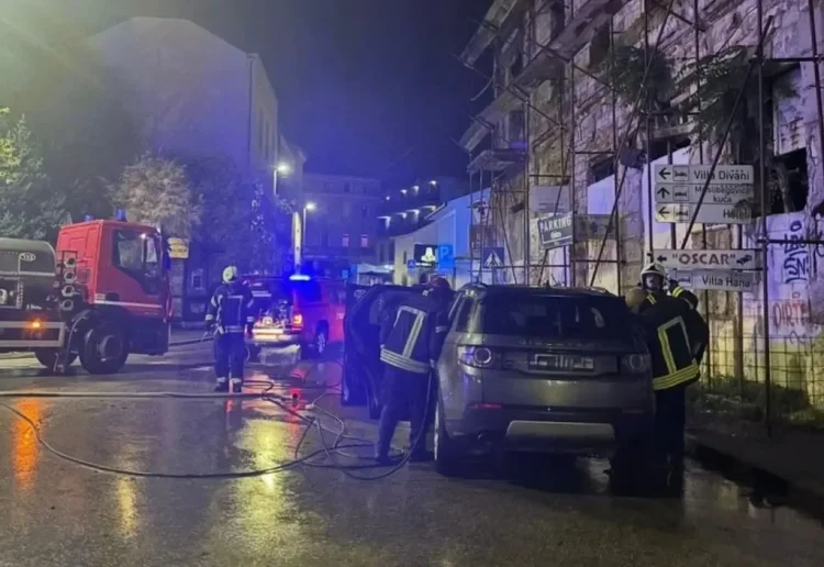 Požar u Mostaru: Automobil zahvatio plamen, uzrok se još utvrđuje