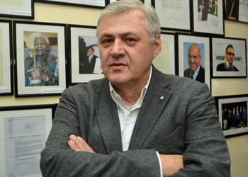 Oručević: “Stid me je kada vidim naše predstavnike na konferenciji, u društvu radikala poput Maxa Primorca i Željane Zovko”