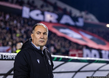 Štimac opet provocira: Pozirao u jakni sa obilježjem Herceg-Bosne, držao poklon na kojem piše “Za dom spremni”