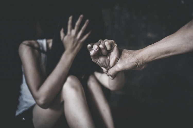 Mostarac optužen za zlostavljanje djevojke: Dva puta je udario automobilom, prijetio da će je ubiti