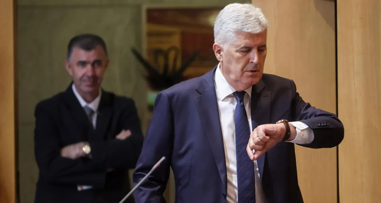 Diplomatski izvori: Amerikanci više neće “čekati” Dragana Čovića