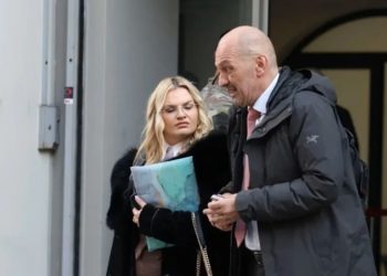 Pretresi u predmetu “Munjić i drugi”: Istražitelji pretresaju stan bivše šefice kabineta premijera Nikšića