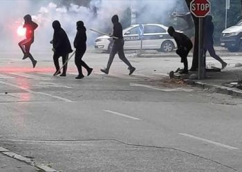 Novi navijački obračun u Mostaru: Sukob više osoba u Ulici Alekse Šantića u Mostaru, korištene baklje i palice