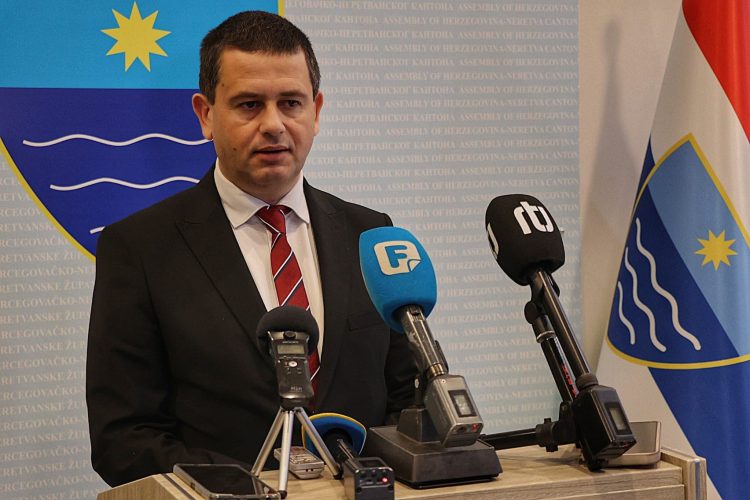 Šuta: “Fiskalnu 2025. godinu završavamo, uspješno, isplatom 2650 stipendija”