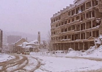 FOTO: Kada je snijeg prekrivao rane grada: Mostar godinu nakon agresije