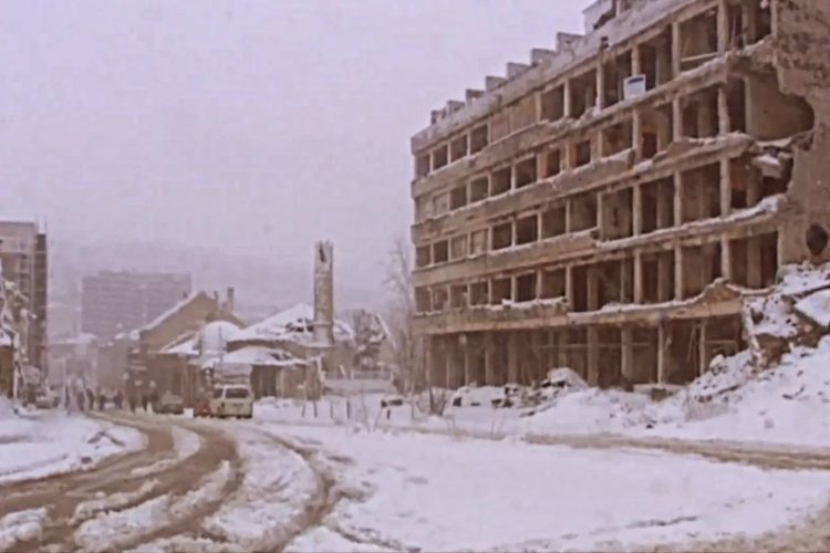 FOTO: Kada je snijeg prekrivao rane grada: Mostar godinu nakon agresije