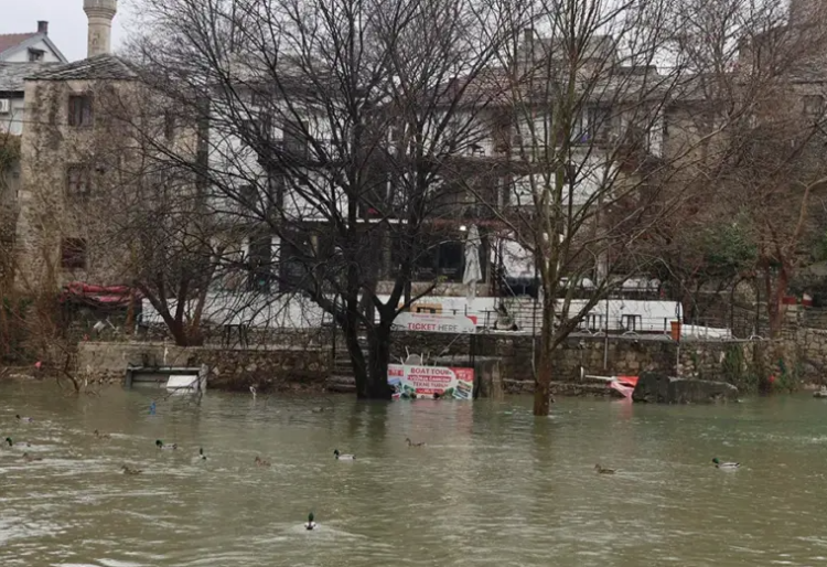 Kiša u Hercegovini: Vodostaji rastu, upozorenje zbog poplava i bujica