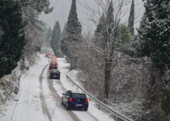 Zastoj na izlazu iz Mostara: Snijeg i saobraćajne nesreće usporile saobraćaj