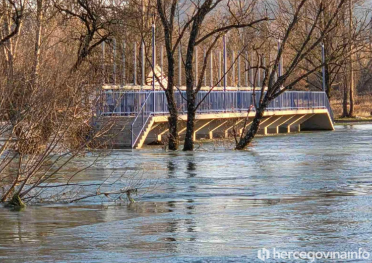 FOTO:  Vodostaj Bune napokon opada nakon rekordnih poplava, pogledajte stanje na terenu