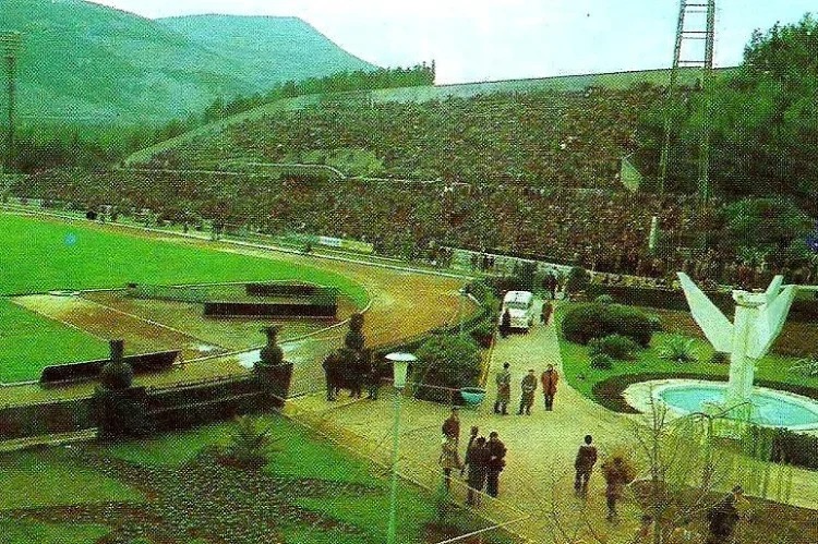 Ideološki bageri Pod Bijelim brijegom: Devedesetih su šarali šahovnice, danas ruše do temelja