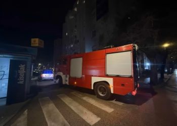 Mostarski vatrogasci u novogodišnjoj noći imali pune ruke posla
