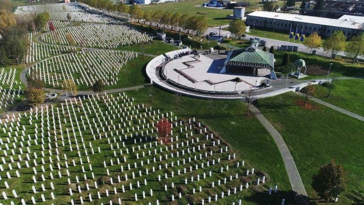 Provokacija ispred Memorijalnog centra Srebrenica-Potočari