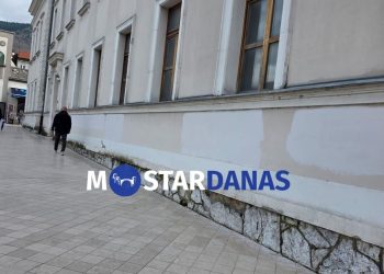 Uklonjeni uvredljivi grafiti na više lokacija u Mostaru