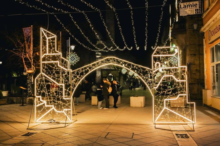 Ramazanska atmosfera u gradu na Neretvi, oduševljeni i turisti: “Osjećam se kao kod kuće”