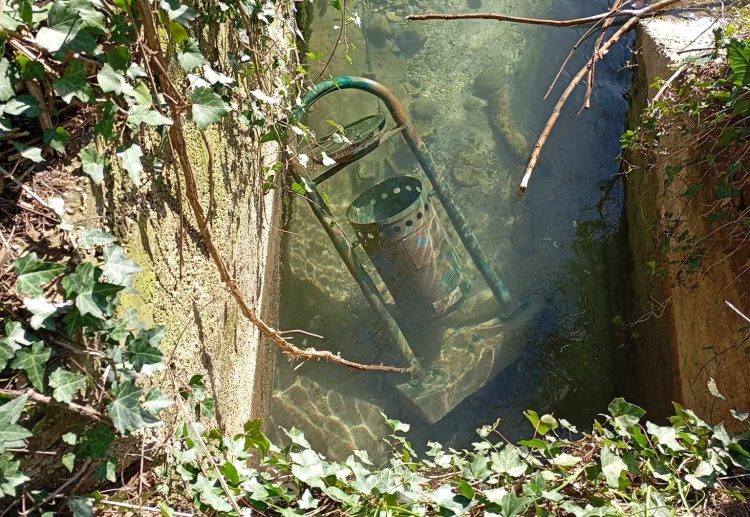 Kanta za otpad završila u Radobolji: Novi slučaj vandalizma na Trimuši