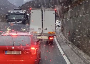 Saobraćajna nesreća kod Grabovice, vozačima savjetovan oprez zbog ulja na cesti