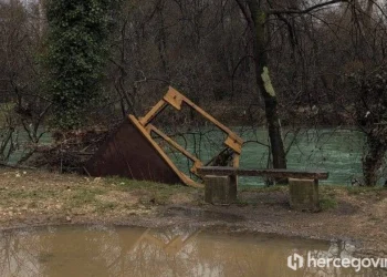 FOTO: Poplave oštetile renovirano odmaralište na Bunici