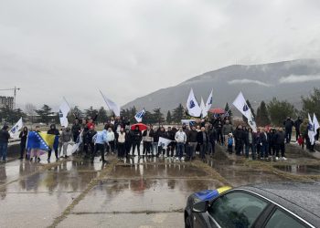 Svečani defile ulicama Mostara povodom Dana nezavisnosti BiH