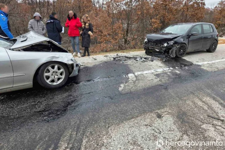 Teška saobraćajna nesreća kod Mostara, povrijeđeni prevezeni u mostarske bolnice