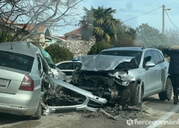 FOTO: Teža saobraćajna nesreća na području Mostara
