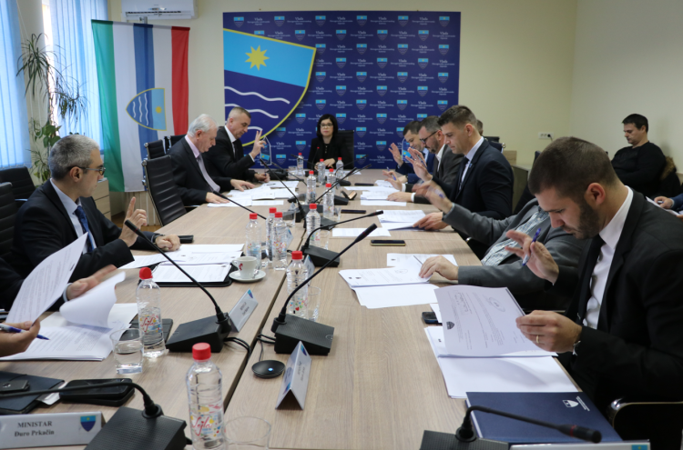 Vlada HNK: Subvencije za mlade i nova vozila hitne pomoći