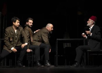 Održana premijera „Gradonačelnik ili Ovo je predstava o Mujagi Komadini“