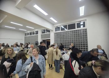 Humanitarni ramazanski bazar okupio veliki broj građana u Mostaru