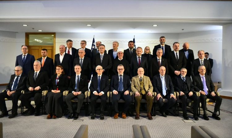 Bošnjački predstavnici konačno ujedinjeni: Potpisali “Izjavu o osudi govora mržnje, islamofobije i lažnih narativa o Bošnjacima i BiH”