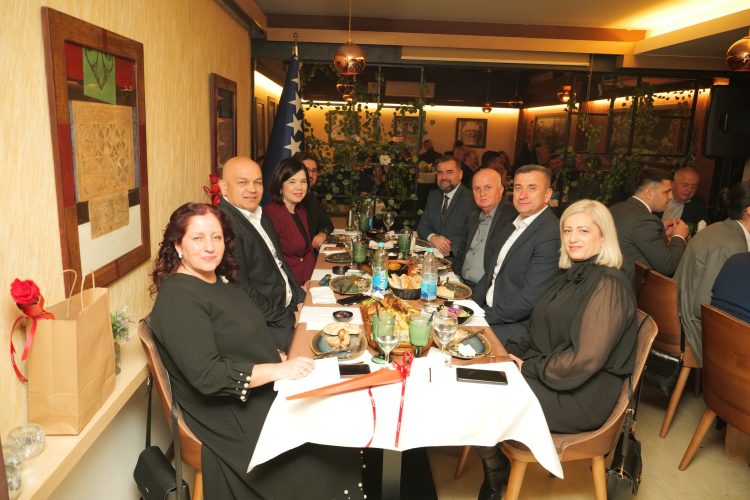 Svi za stolom u Mostaru: KO SDA HNK organizovala prijem i iftar u duhu zajedništva i rušenja stereotipa