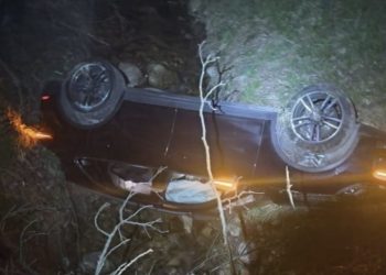 Teška saobraćajna nesreća u Hercegovini, automobil završio u provaliji