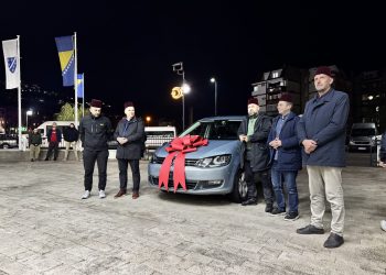 Hercegovina: Džematlije iznenadile svog imama novim automobilom
