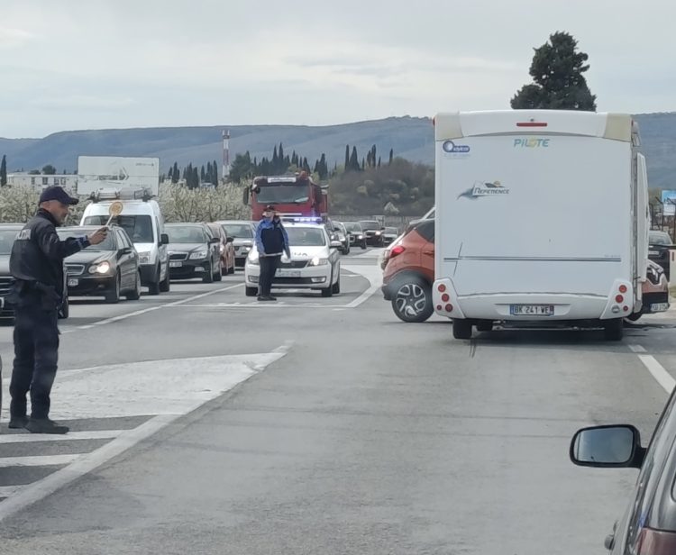 Jedna osoba povrijeđena u nesreći na M-17 u Mostaru
