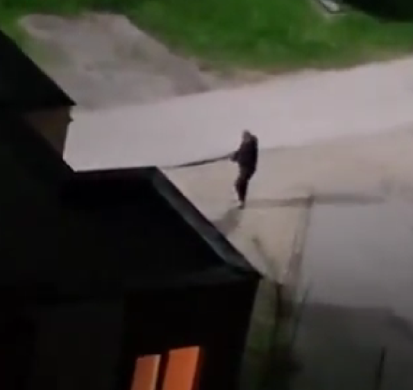 VIDEO: Muškarac pucao iz pištolja u mostarskom naselju Carina