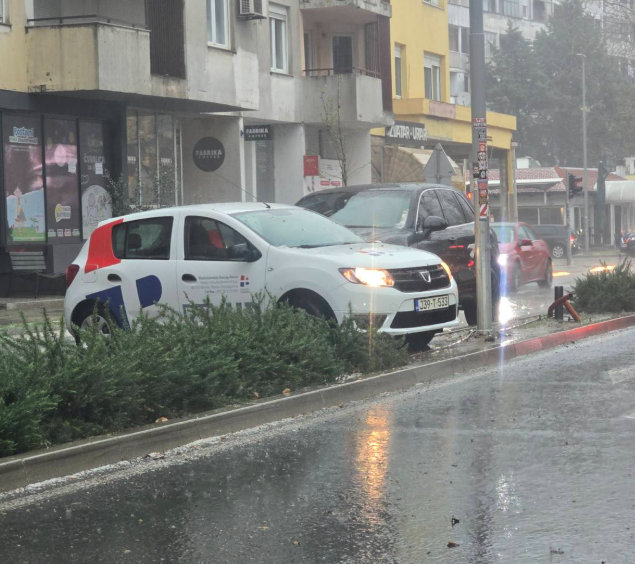 Vozilo RTV Herceg-Bosne učestvovalo u nesreći tokom nevremena