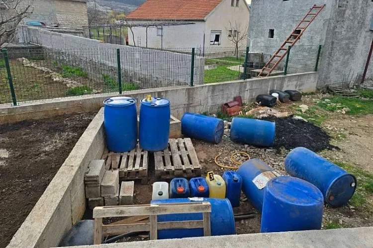 Hercegovačka “crna ekonomija u praksi” završila hapšenjem: Policija zaplijenila 2.000 litara goriva i cigarete