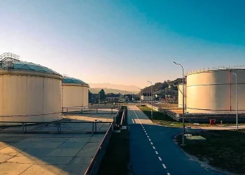 Vozači plaćaju taksu, a nafta se skoro i ne kupuje: Za kupnju nafte 2,4 miliona KM, a za administraciju 38,5 miliona KM