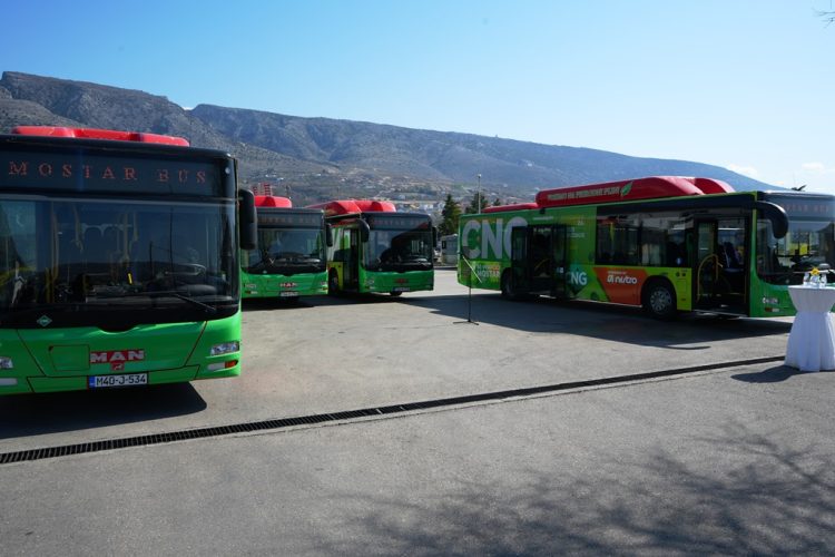 Mostar Bus u saobraćaj pustio četiri nova autobusa na plin, najavljena obnova voznog parka