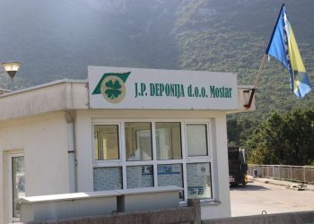 U Mostaru počeo odvoz nagomilanog smeća: Komunalne ekipe od jutra na terenu