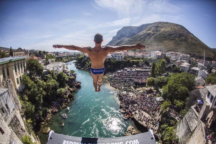 Jubilarno deseto izdanje: Red Bull Cliff Diving se vraća u Mostar i ove godine