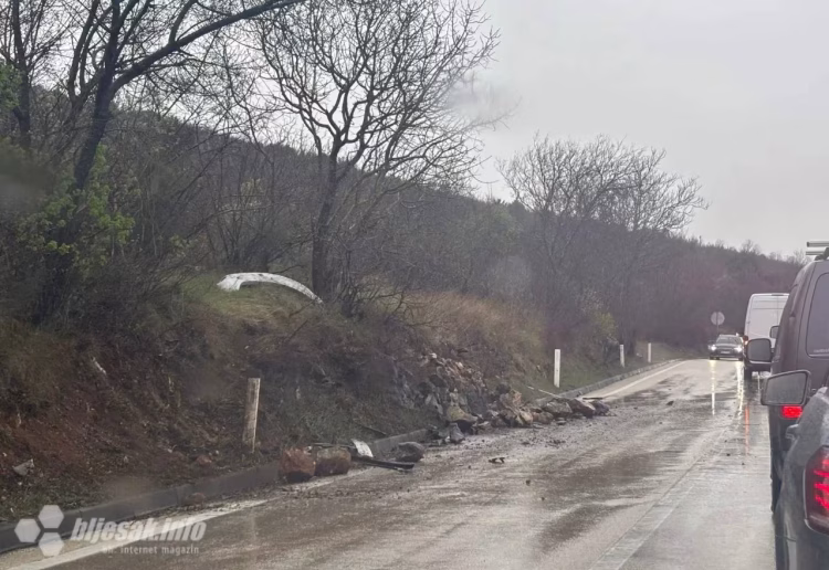 Više saobraćajnih nesreća širom Mostara: Dvije osobe povrijeđene, zabilježena materijalna šteta